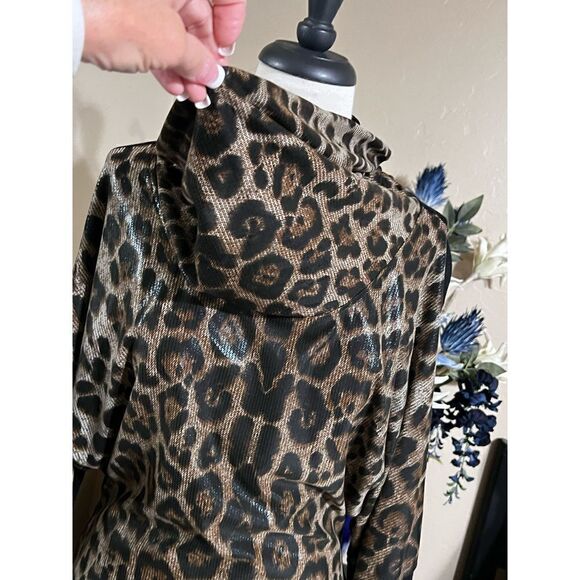 Alberto Makali Animal Print Butterfly Sleeve Cowl Neck Blouse Size X-Small - Picture 2 of 5